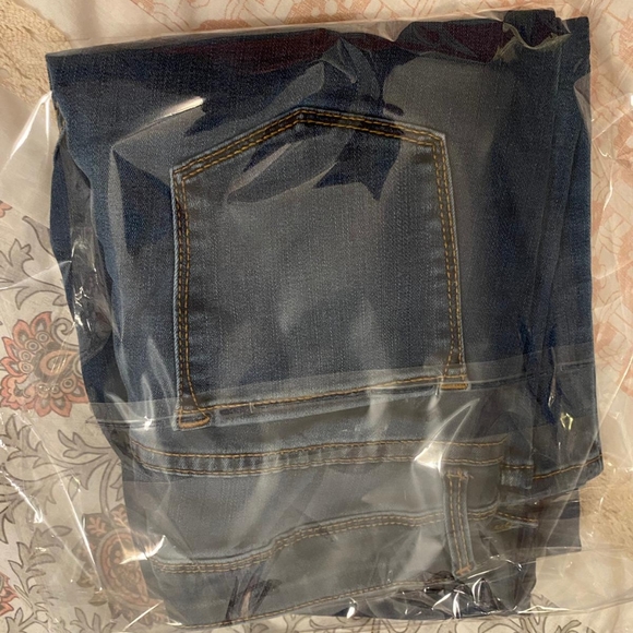 Time and tru high rise jeggings - Picture 4 of 5